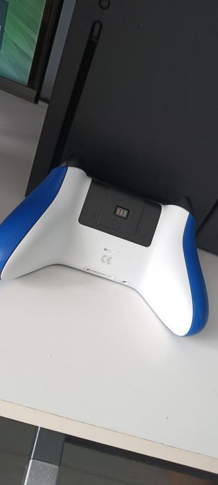 Pełen Zestaw Konsola Xbox Series X Słuchawki Kontroler