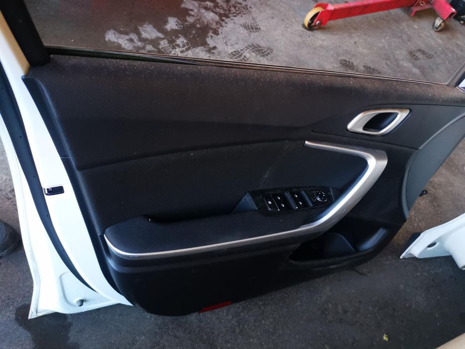 KIA CEED / PROCEED PORTA FRENTE ESQUERDA - PF550