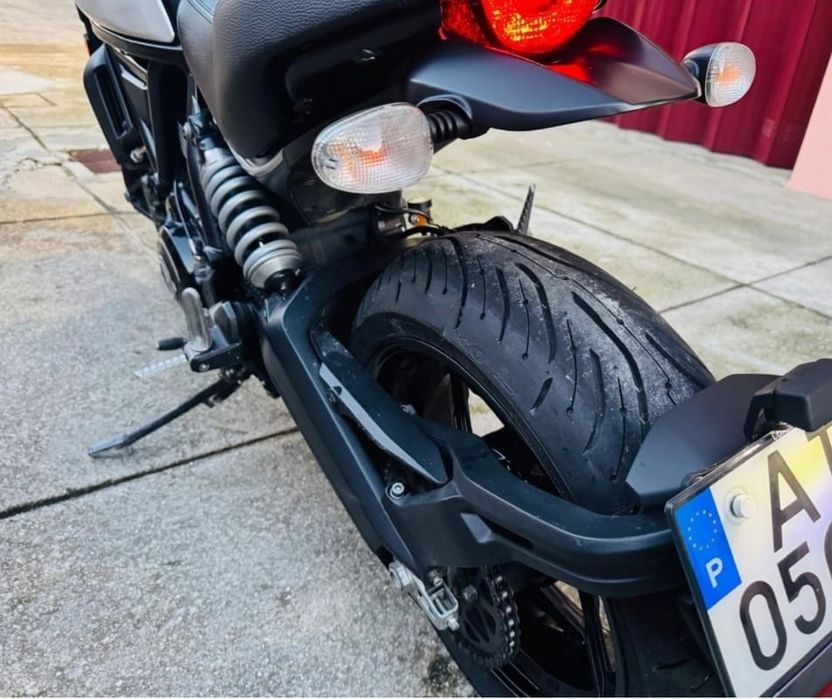 Ducati scrambler 800cc aceito propost par vend ou troc aceito retoma carro ou mota mesmo avariado ou acidentado