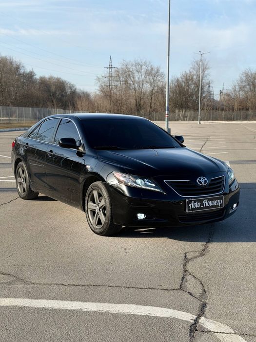 Продам Toyota Camry