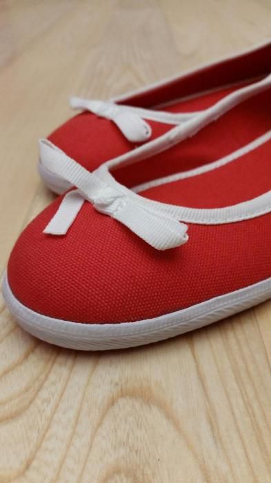 Baleriny czerwone baletki  lacoste