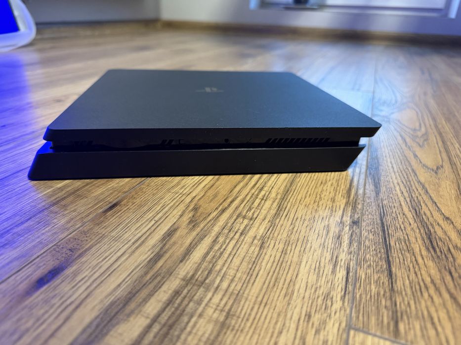 ps4 slim 500 gb 2 pady! dobry stan tanio