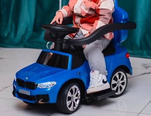 Машинка толокар 3 в 1.