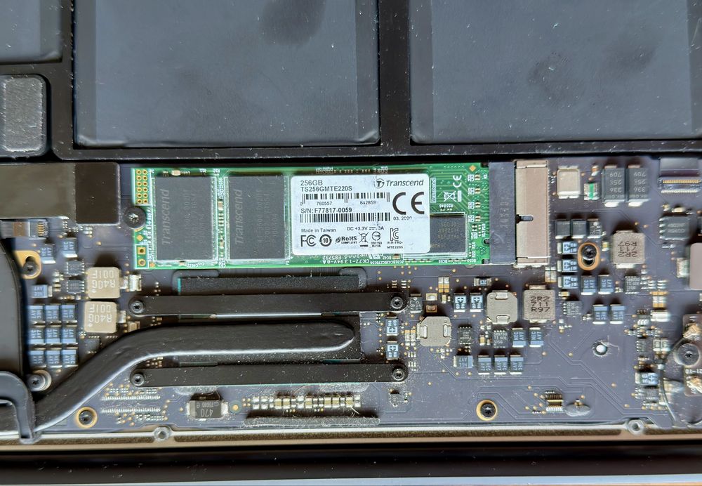 Macbook Air 13 2017 8/256Gb