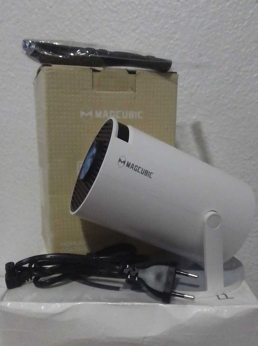Projetor Magcubic HY300 Pro - Branco - Novo!!