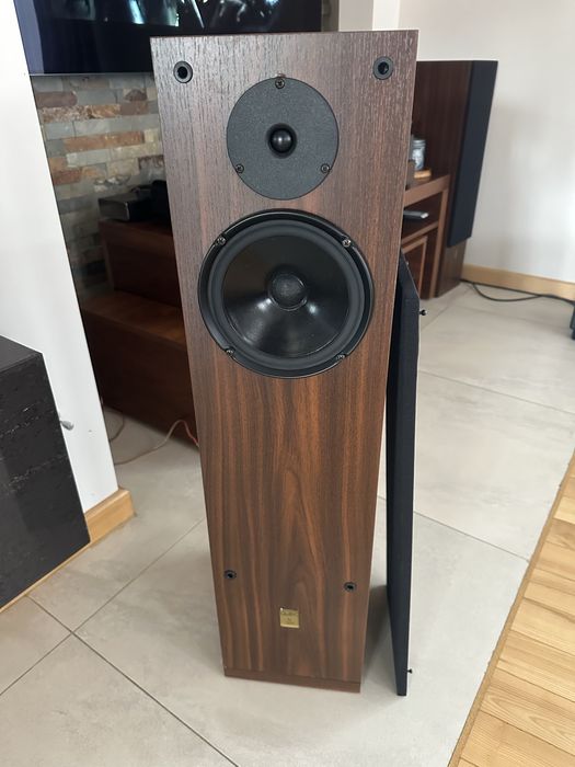 Kolumny podłogowe QuBIC 222 by QLN