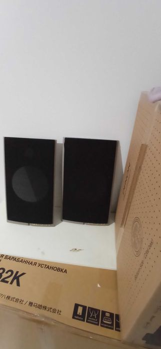 2 molduras e Grelhas para colunas wharfedale diamond 8.3