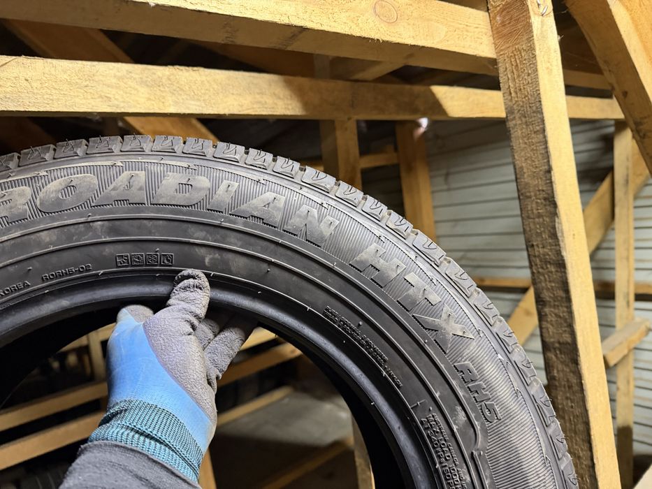 Шини літо як нові 235/65R17 NEXEN HTX RH5 23рік 2шт 8мм