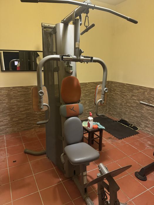 Maquina de ginasio multifunçôes + banco