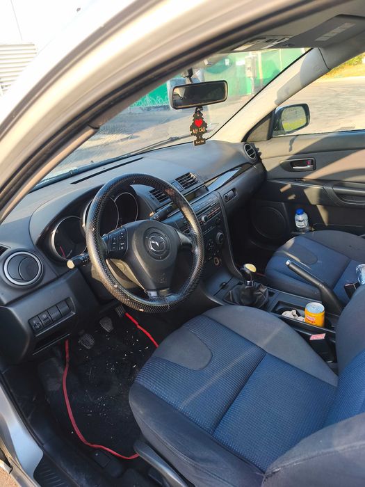 Carro modelo Mazda 3