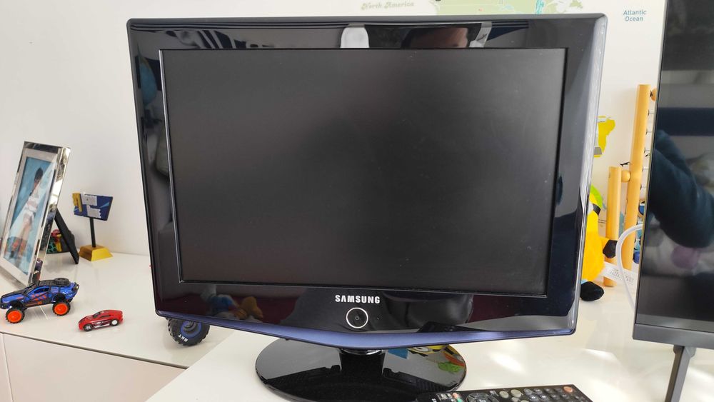TV Samsung 22" como nova