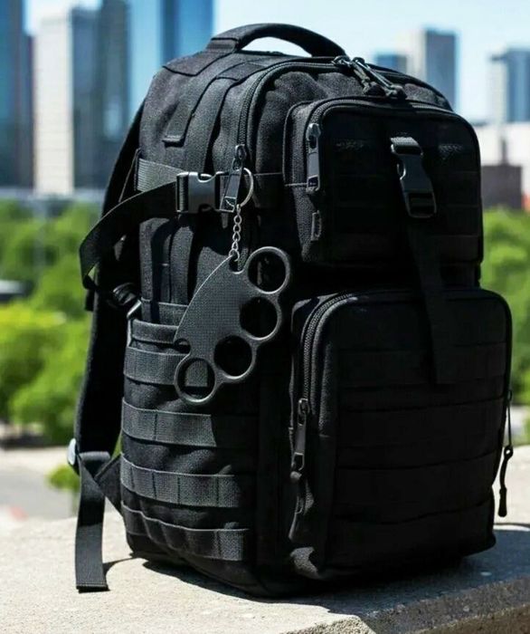 Брелок аксессуар подарок в виде кастета