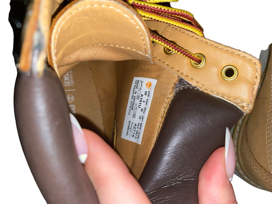 Ботинки жіночи