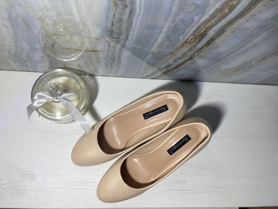 Туфлі бежеві, 39 розміру