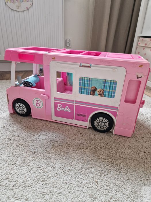 Duży kamper barbie