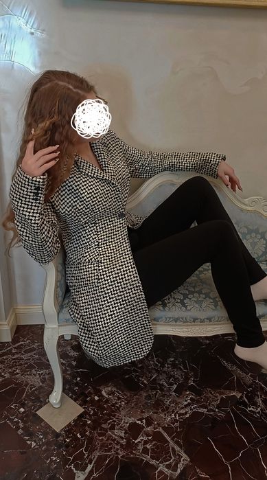 Піджак-накидка від Zara
