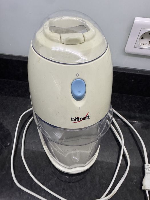 Triturador de gelo elétrico