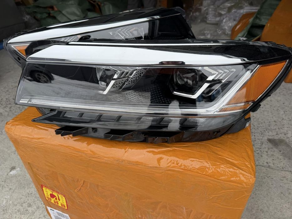 Фари Volkswagen Passat B9 2020-2024 рік права та ліва