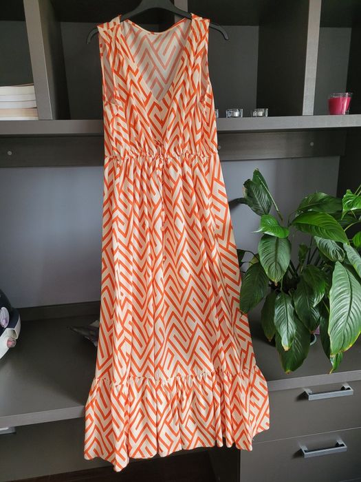 Pomarańczowa sukienka Mango