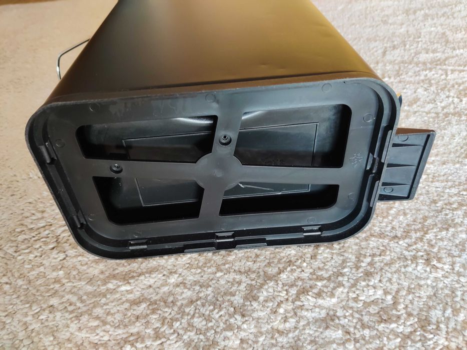 Caixote do lixo preto (casa de banho)