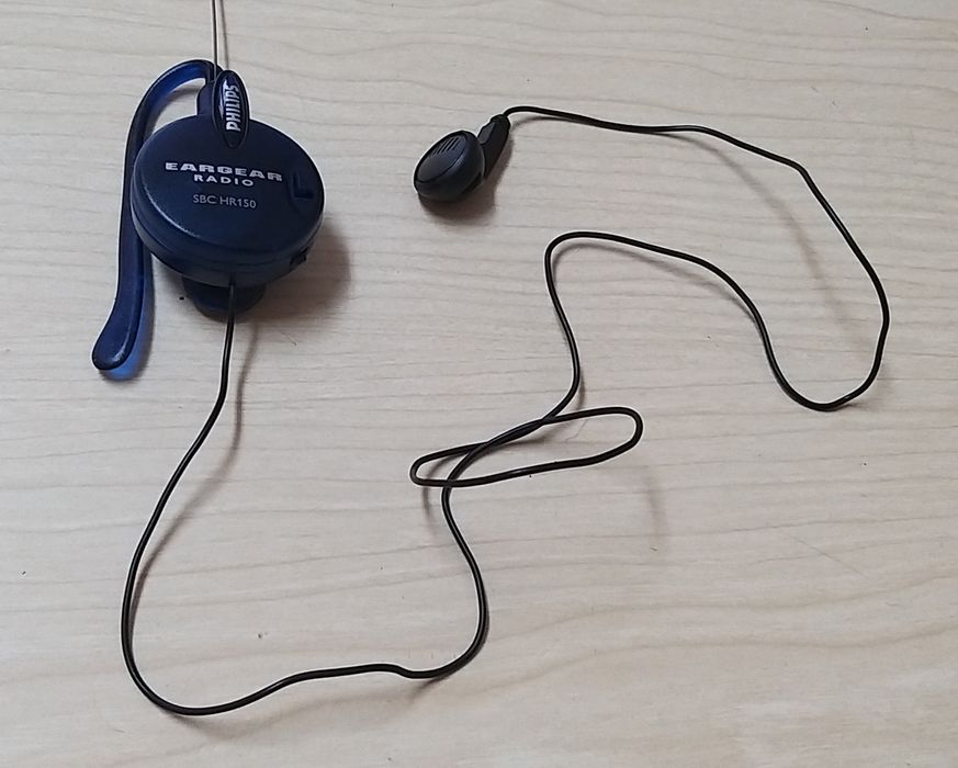Rádio para usar na orelha.