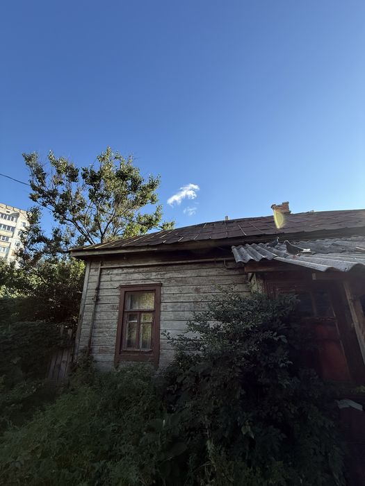 Продам частину будинку+ 2.5 соткі землі  вул Гетьмана Полуботка