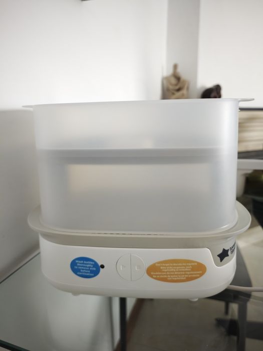 Esterilizador Biberões e Chupetas Tommee Tippee - Praticamente Novo