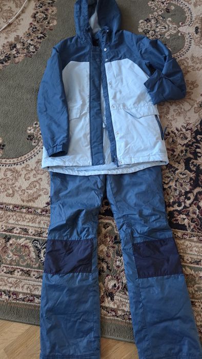 Лижний костюм в ідеальному стані.