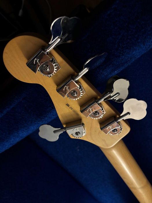 Baixo Fender Precision American Standard 5 Cordas - Made in USA