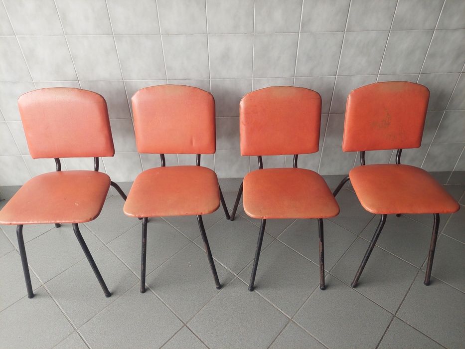 Cadeiras (Preço das Quatro)