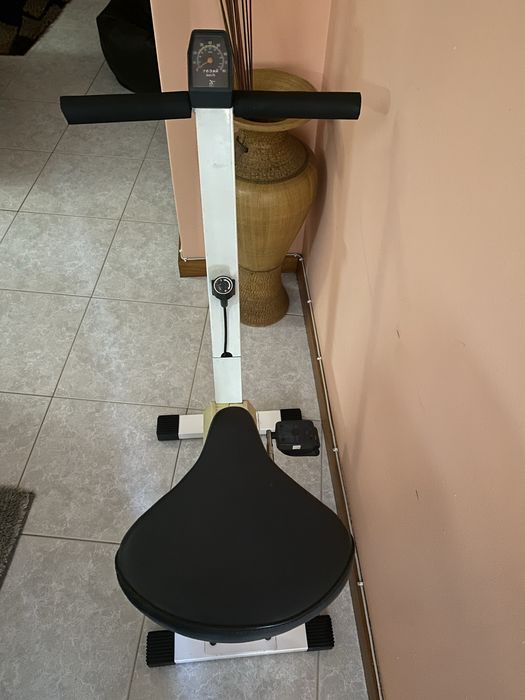 Bicicleta estatica em bom estado .