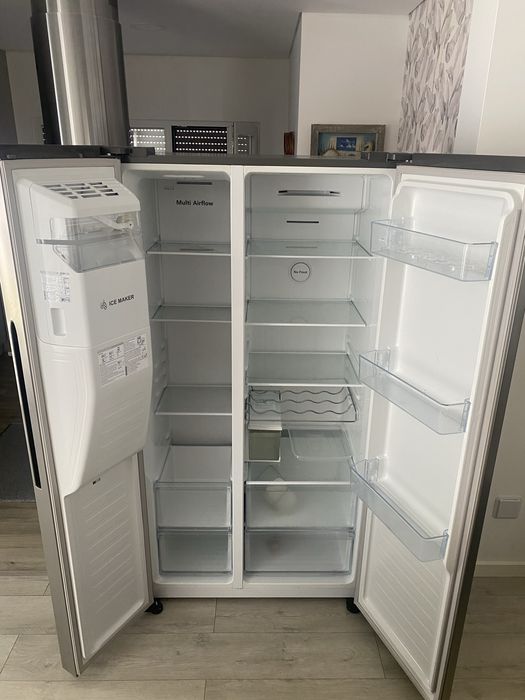 Frigorífico Americano HISENSE  (178cm - 489L - Inox) - Ler Descrição