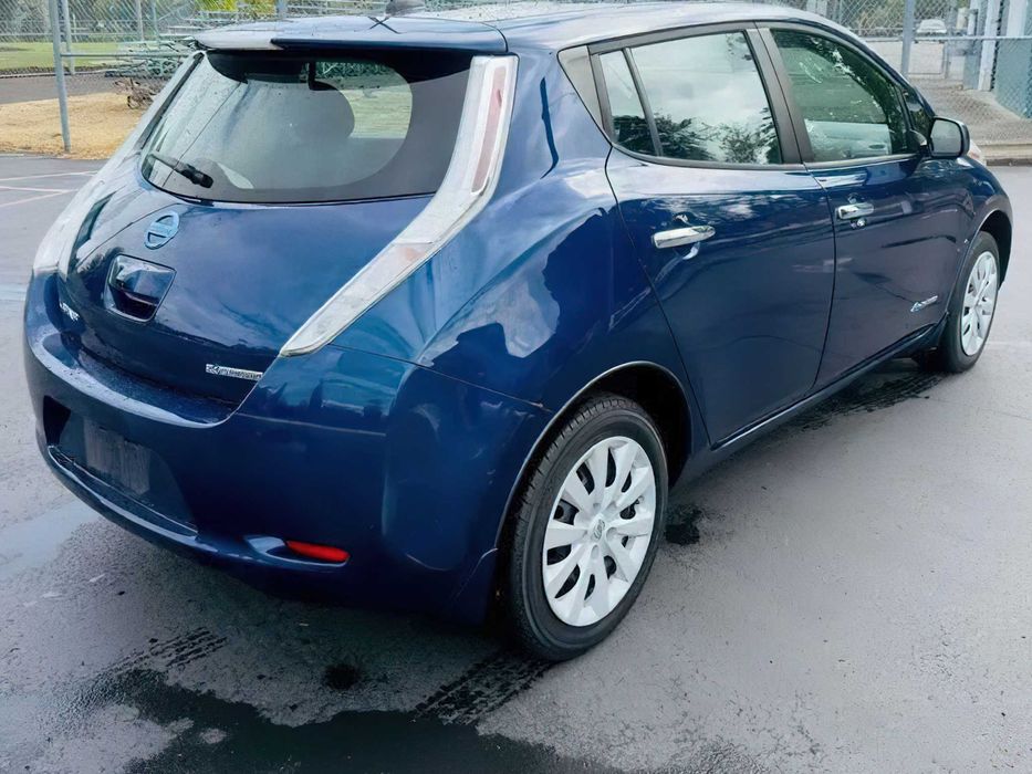 Nissan LEAF S      2017