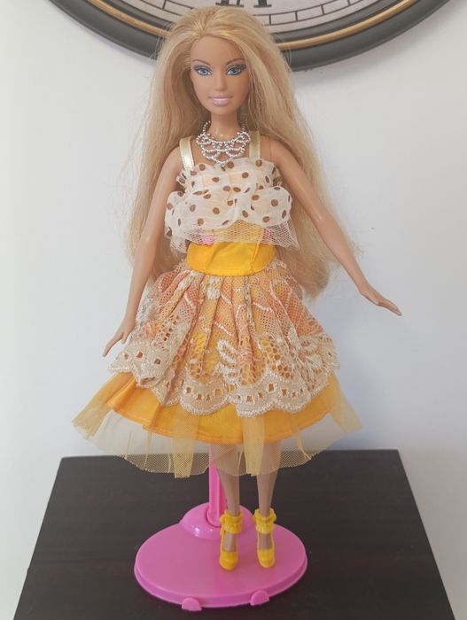 Ubranka dla Barbie - sukienka koktajlowa