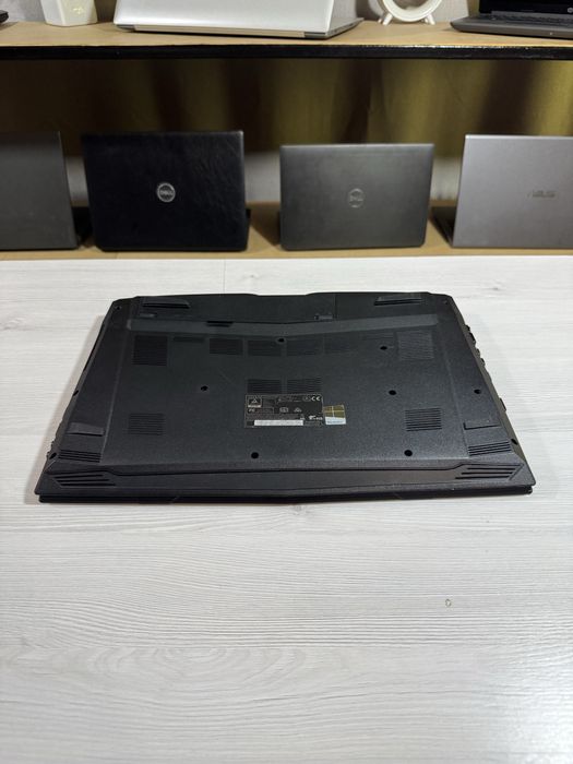 Ігровий ноутбук CLEVO/i7-8750H/16 Gb/SSD 128 Gb/HDD 1 Tb/Nvidia GeForce GTX 1050 4 Gb