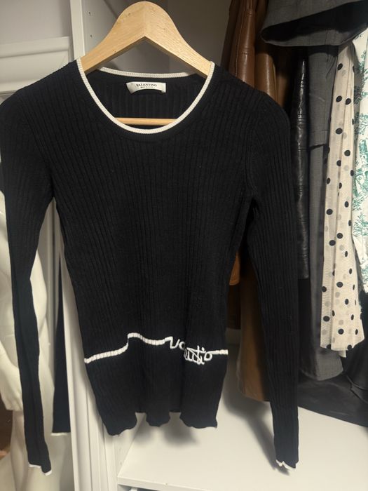 Valentino czarny sweterek rozmiar S
