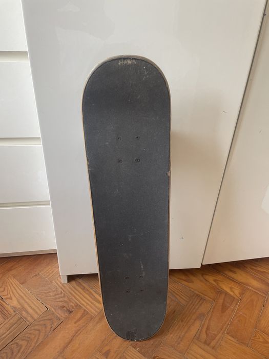 Skate usado com aguns defeitos estéticos