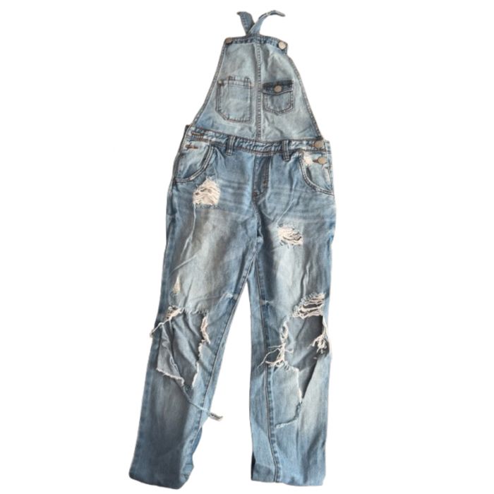 niebieskie ogrodniczki jeans