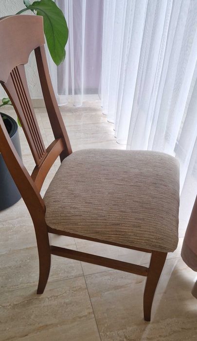 Masywne, eleganckie krzesła