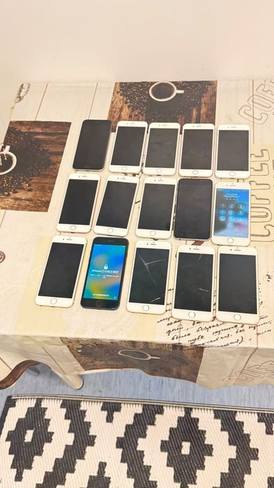 Продам одним лотом 15 телефонов Apple iPhone.