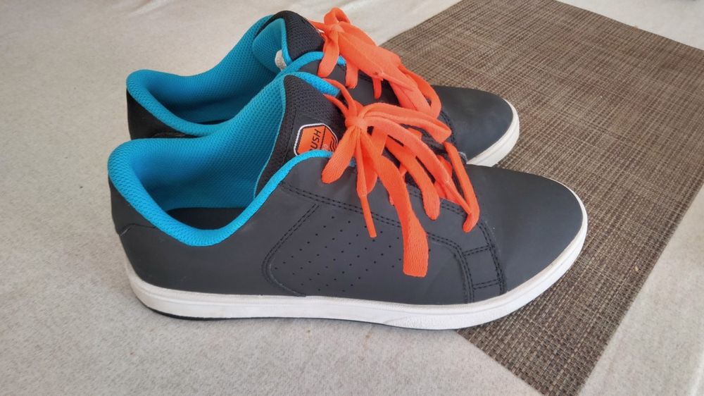 Tênis rapaz tamanho 39