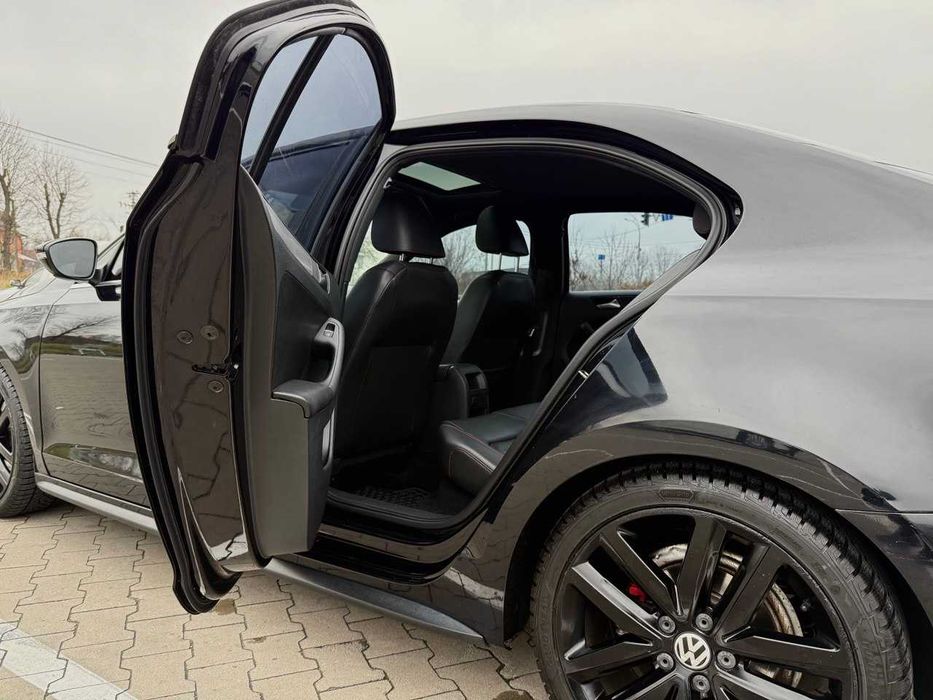 Volkswagen Jetta GLI 2.0 (220 к.с.) 2013