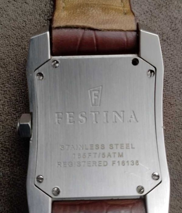Вінтажний чоловічий годинник FESTINA F16136/1
