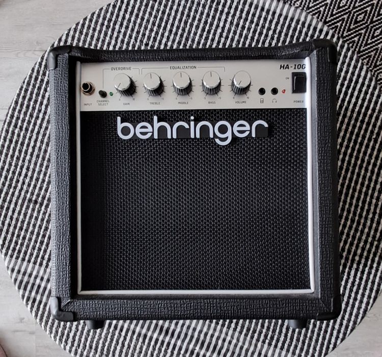Behringer HA-10G combo piecyk gitarowy wzmacniacz głośnik 10W