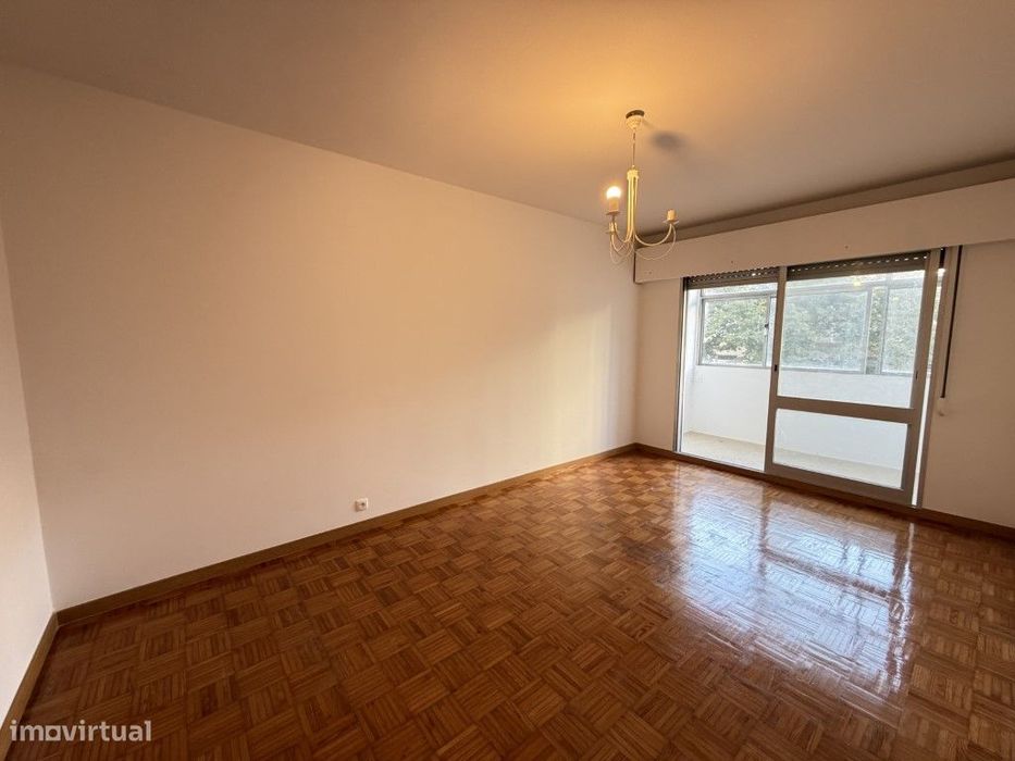 Apartamento T2 Arrendamento Amadora