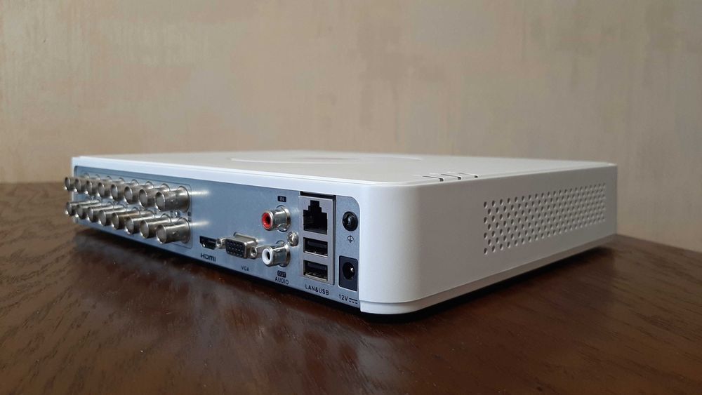 Turbo HD видеорегистратор DS-7116HQHI-K1