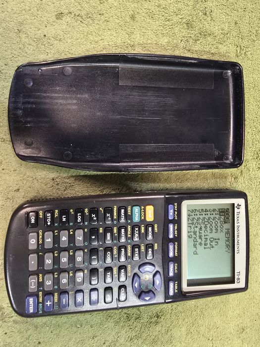 Texas Instruments TI-83 kalkulator akademicki  vintage.