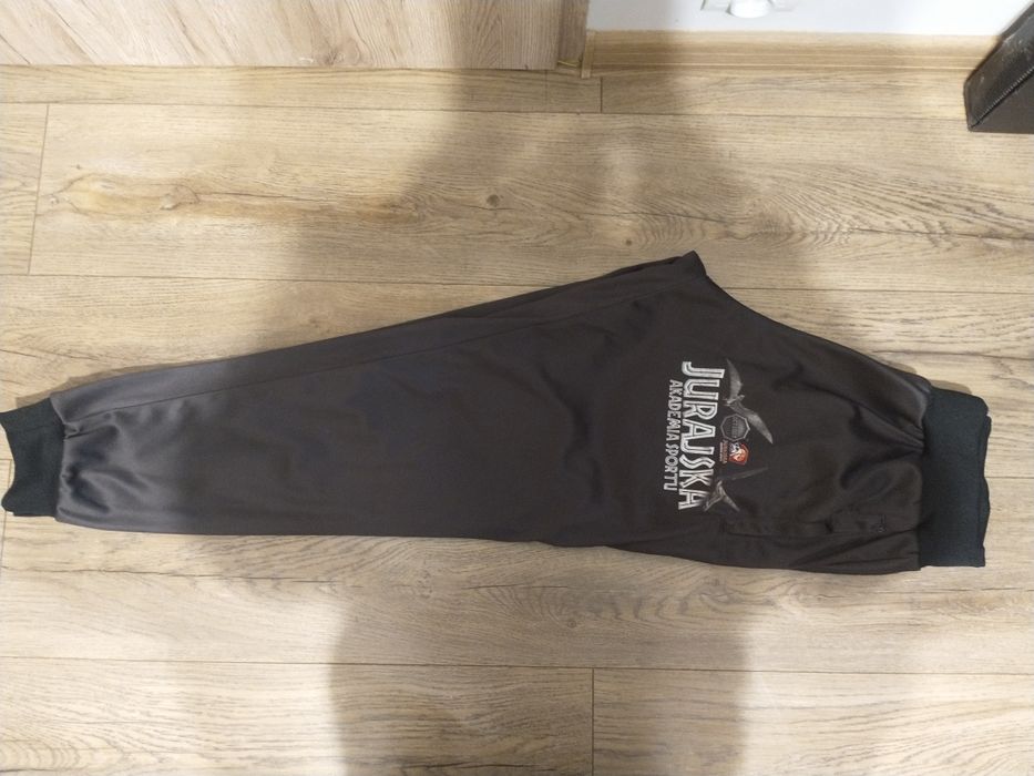 Sportowy komplet dresowy