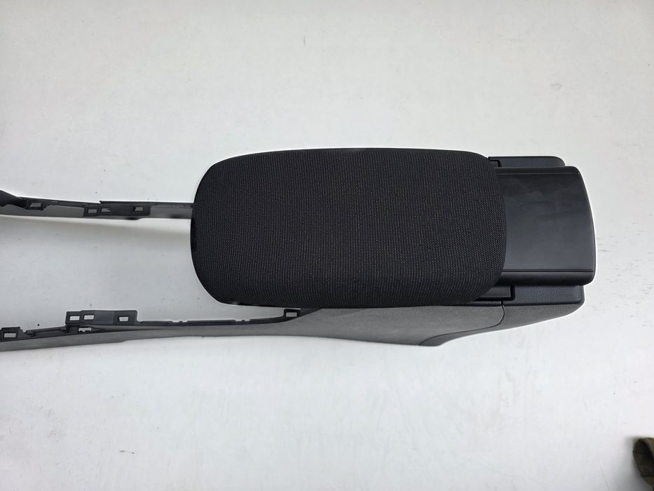 TOYOTA COROLLA E21 podłokietnik regulowany 19-