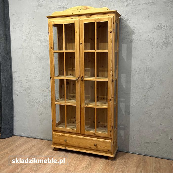 061025 Witryna sosnowa, biblioteczka, z jedną szufladą.